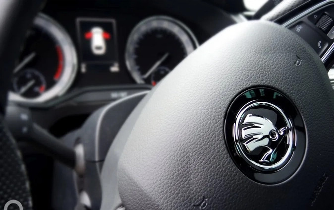 Skoda Superb cena 86100 przebieg: 131000, rok produkcji 2017 z Leśna małe 92